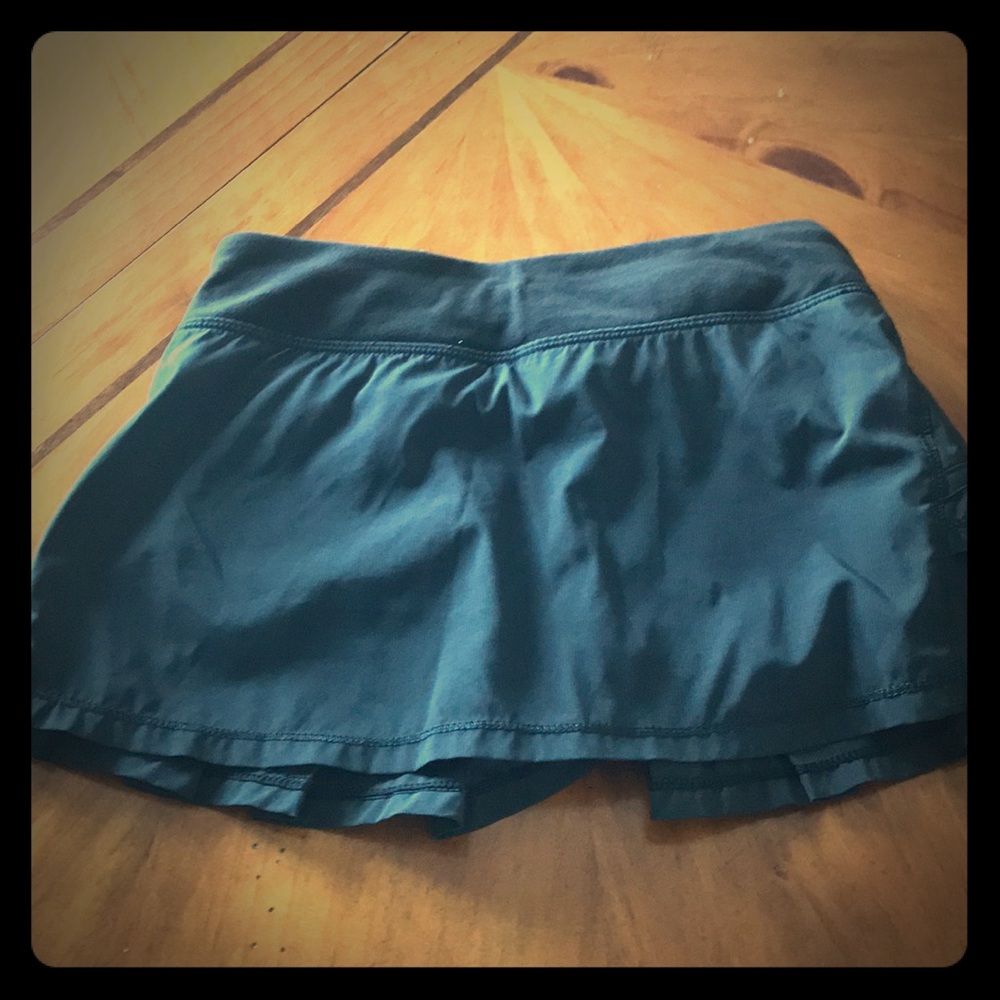 Girls ivivva running skort, like new